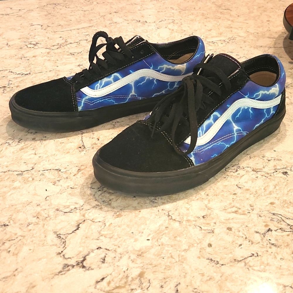 Vans barely worn, great condition